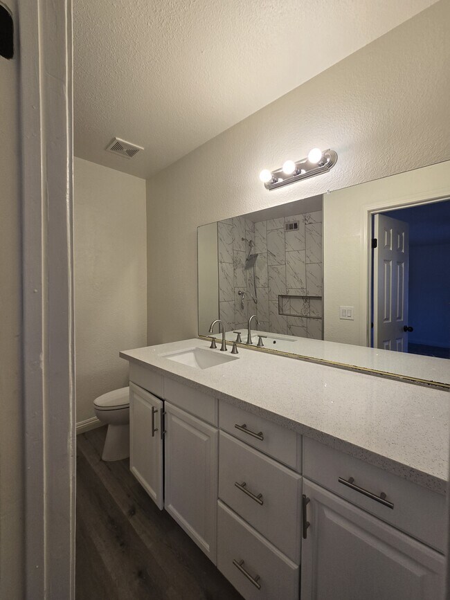 Building Photo - 300 Brookside Ln