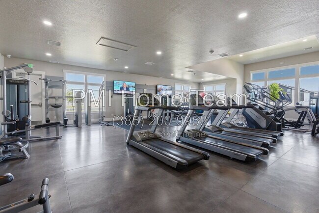 Building Photo - 1812 W Parkview Dr