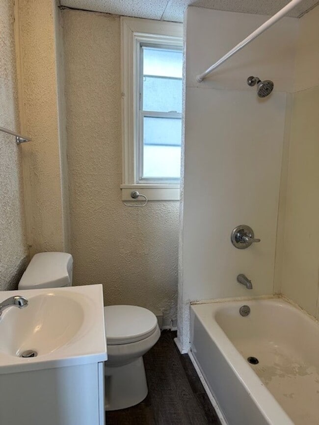 Building Photo - 281 Hoffman Ave