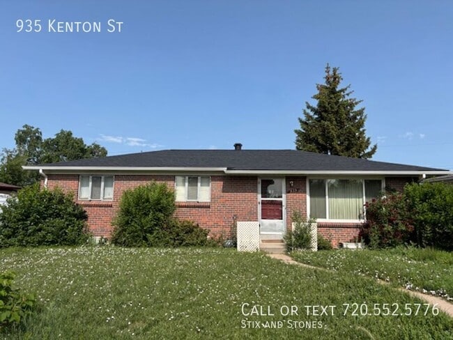 Building Photo - 935 Kenton St