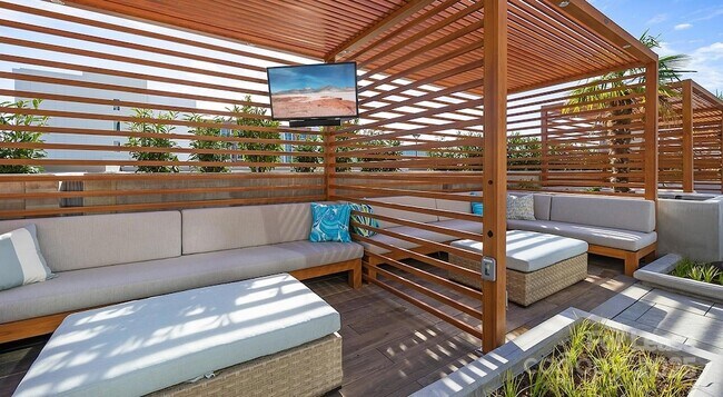 Building Photo - 4425 Sharon Rd