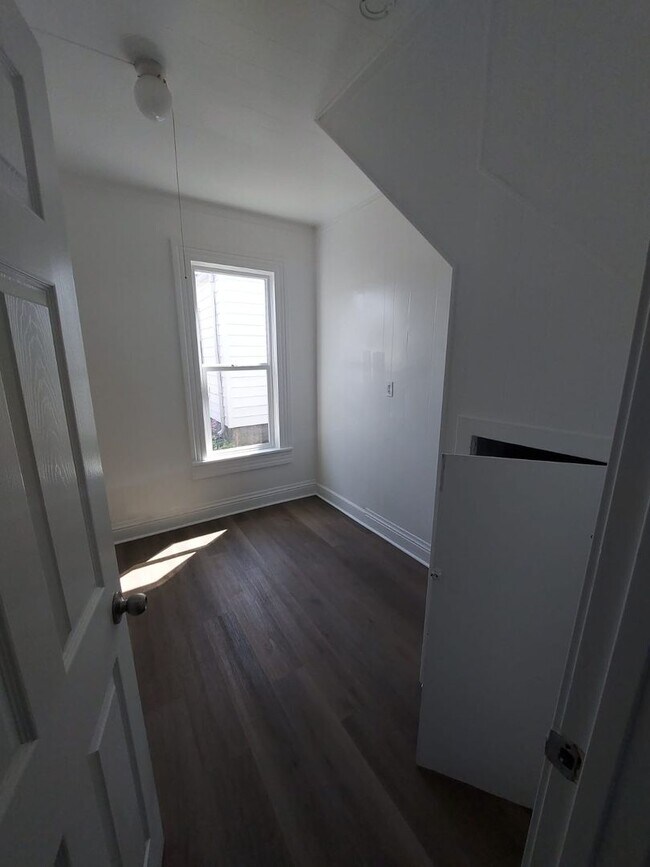 Building Photo - Charming Tacoma Home on a Peaceful Corner Lot!