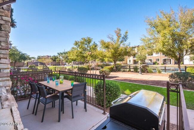 Building Photo - 1664 E Bridgeport Pkwy