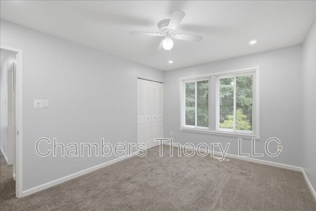Building Photo - 2988 Borge St