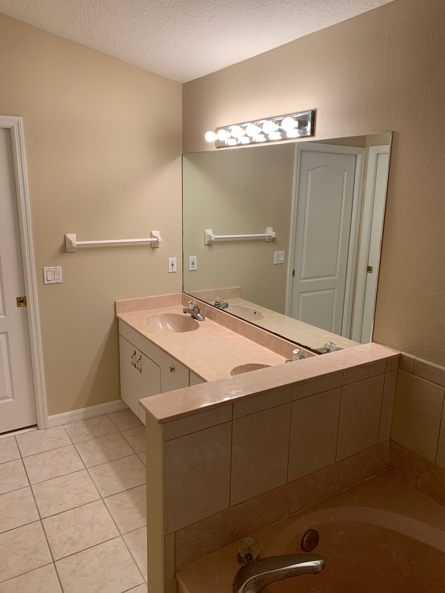 Building Photo - 65 Brookside Ln