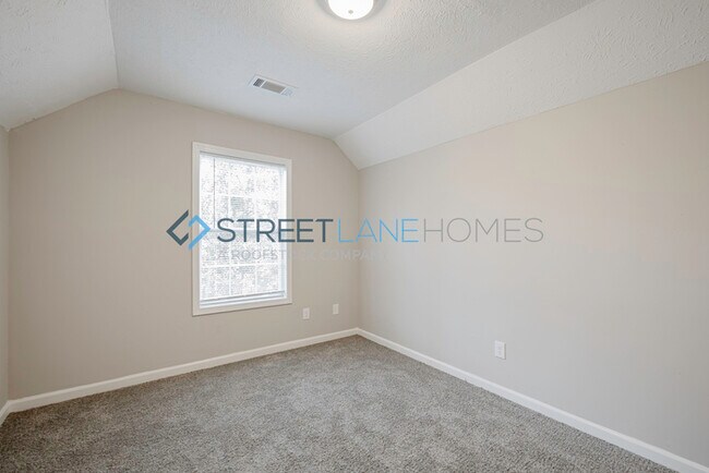 Building Photo - NOW OFFERING $250 OFF FIRST FULL MONTH IF ...