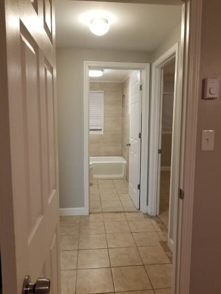 Building Photo - 301 Culbreth Ave