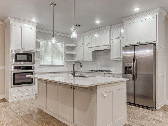 Building Photo - 1463 Hickory Trl