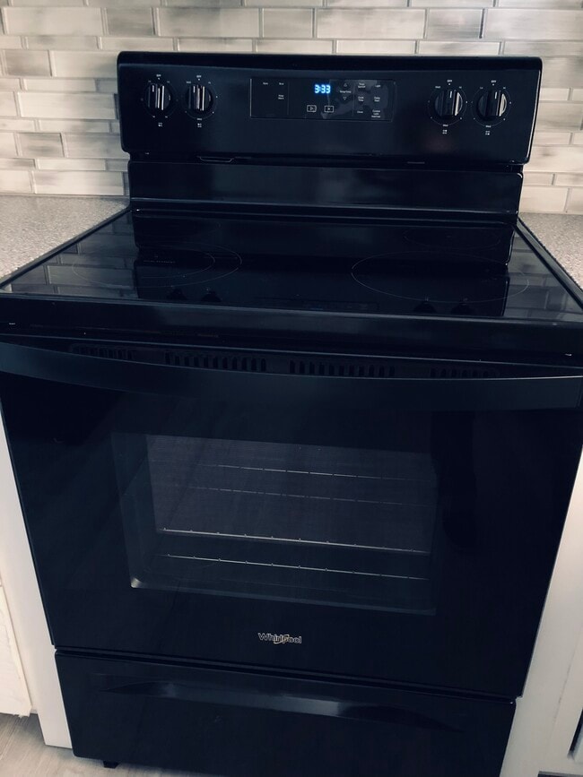 Building Photo - 516 Brent Rd