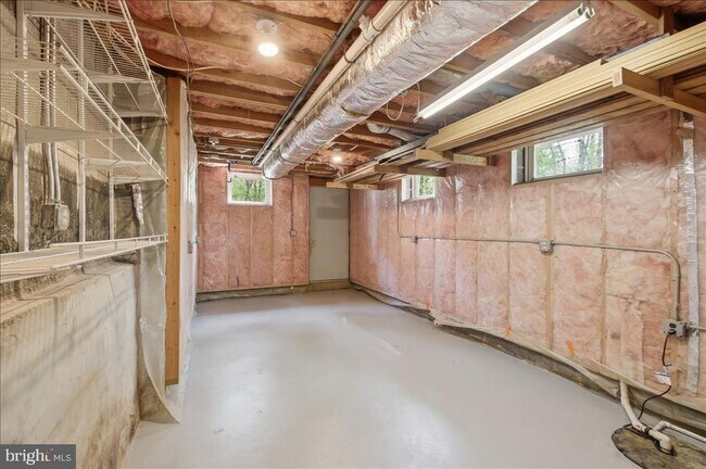 Building Photo - 5736 8th Rd N