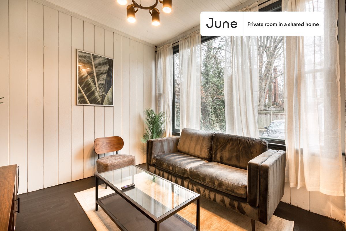 Building Photo - Room in Shared 5 bed/2 bath home in Cleveland Park