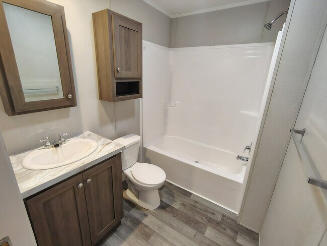 Building Photo - 5201 Chantelle Dr