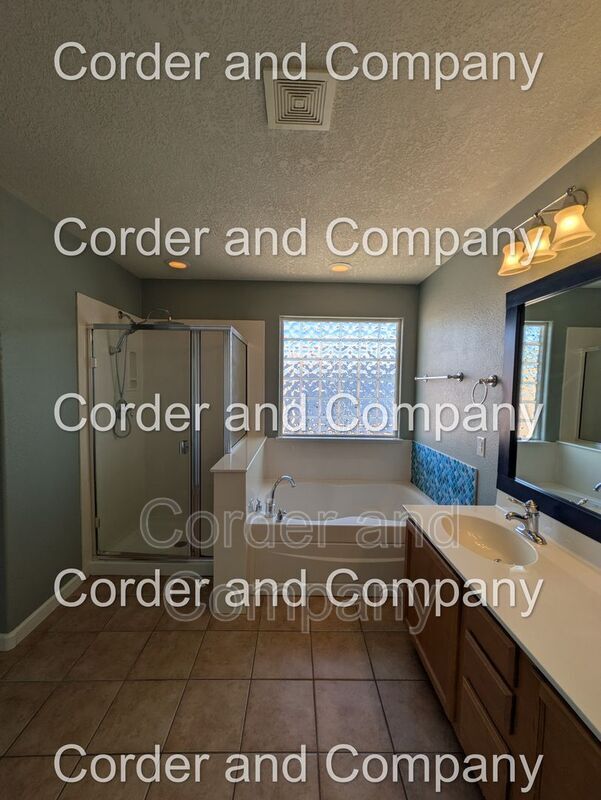 Building Photo - 317 Loma Linda Loop NE