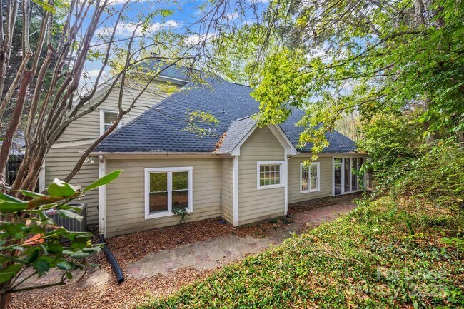 Building Photo - 7219 Bevington Woods Ln