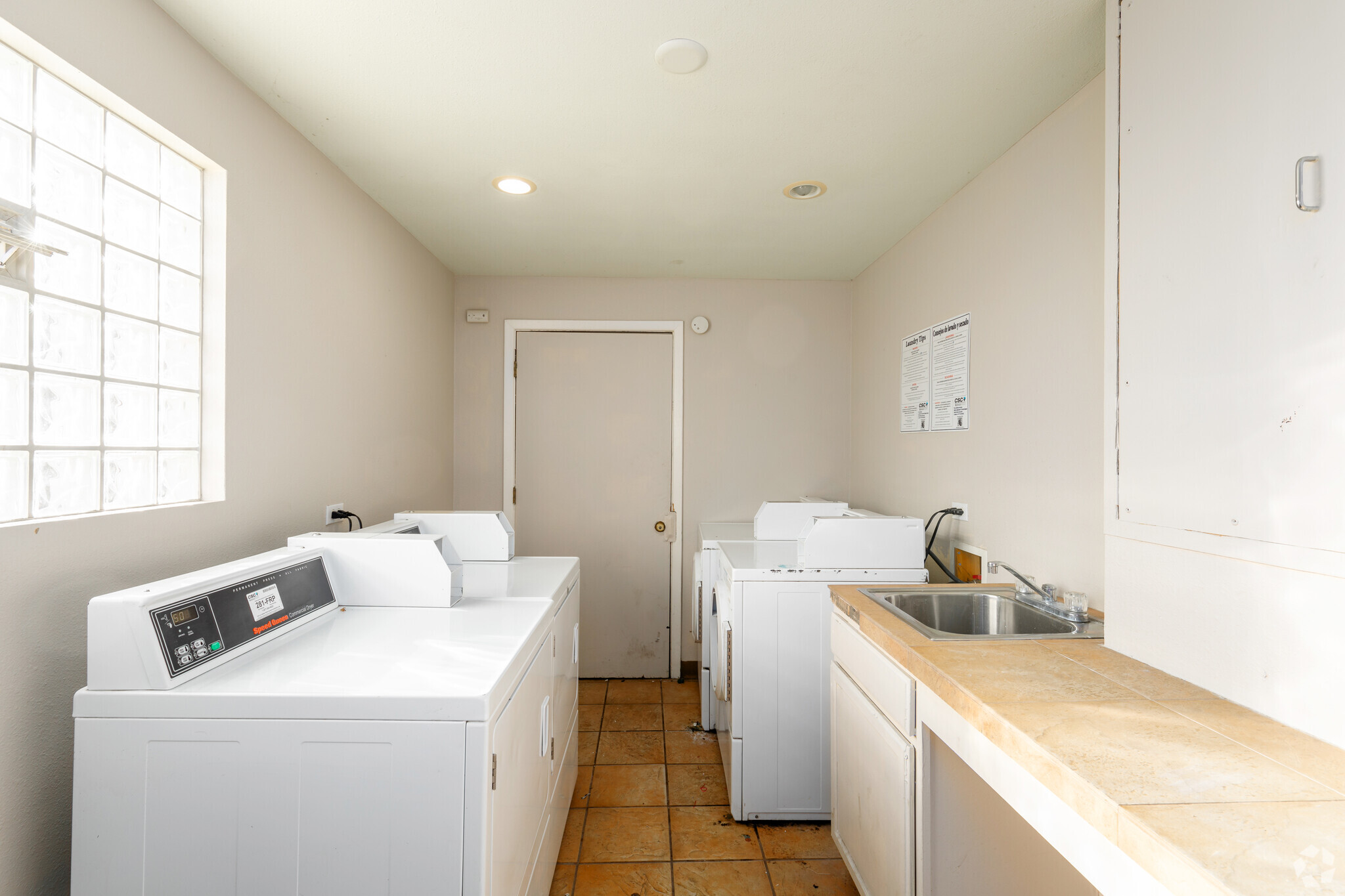 Laundry Room - Powderhorn Apartments