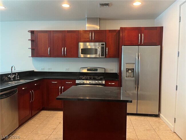 Building Photo - 4575 Dean Martin Dr