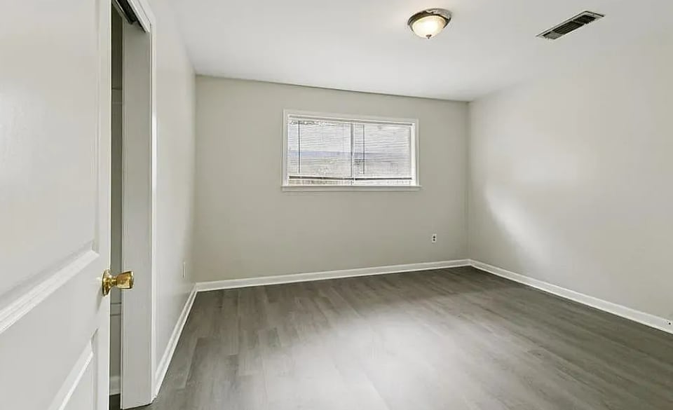 Building Photo - 5933 Dover Pl