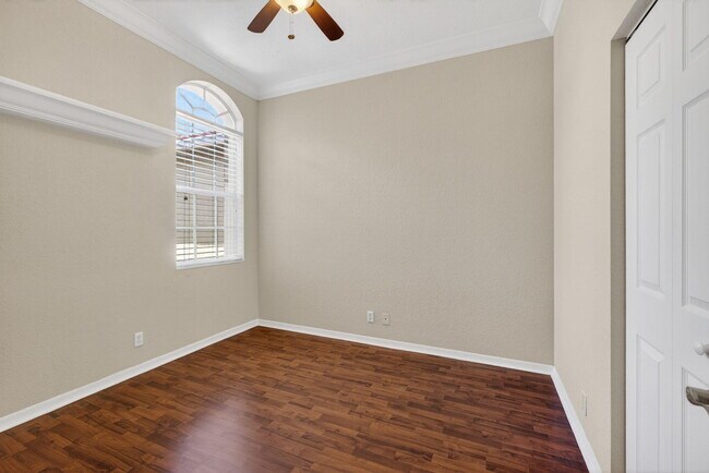 Building Photo - 4991 Bonsai Cir