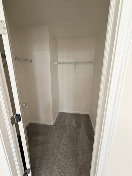 Building Photo - 2104 Weatherbee Ln
