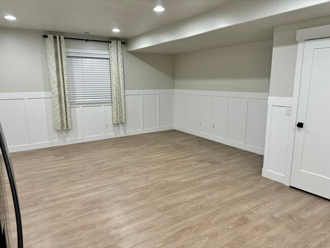 Livingroom - 88 S Hayata Ln