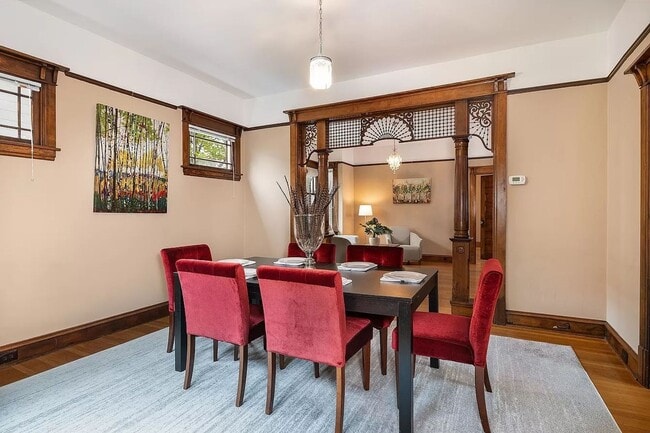Building Photo - Modern appeal with original 1906 charm