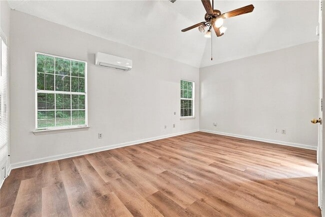 Building Photo - 10870 Willow Meadow Cir