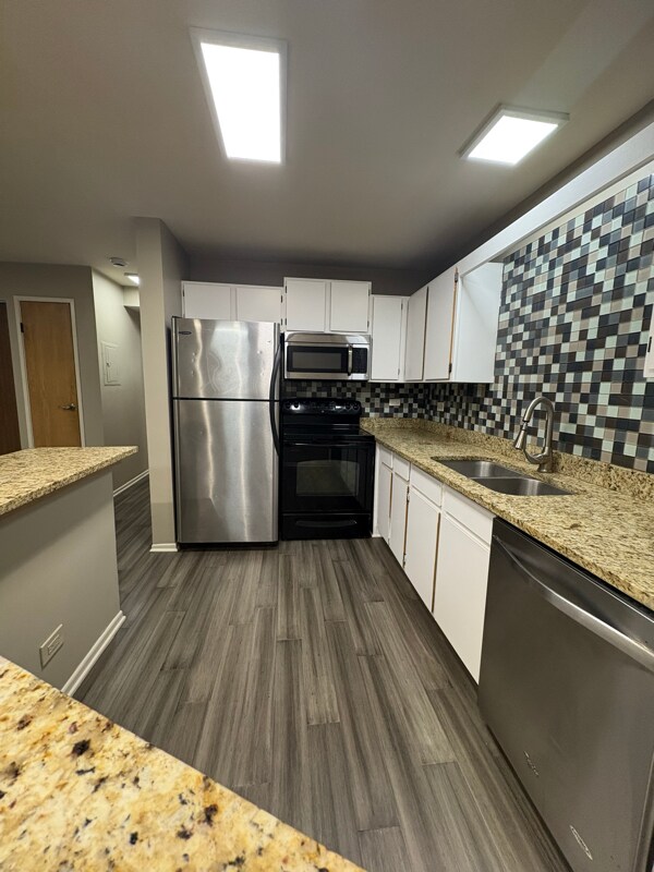 Building Photo - 1324 Geneva Dr