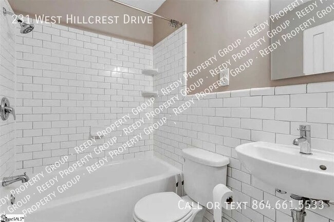 Building Photo - 231 W Hillcrest Dr