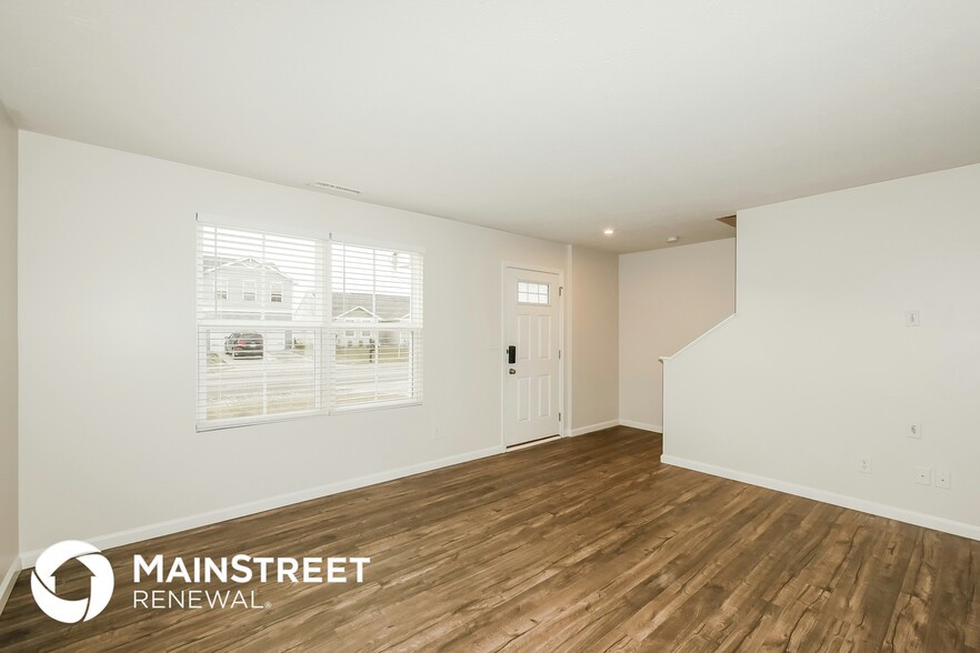 Building Photo - 13875 N Mardenis Dr W