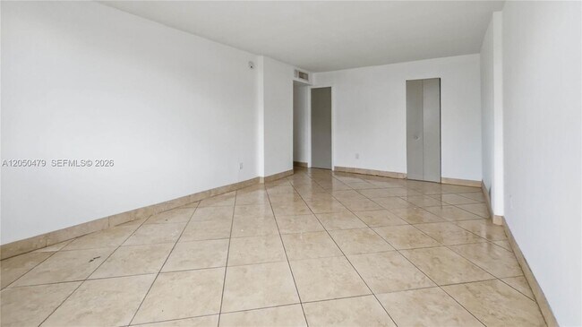 Building Photo - 16450 Miami Dr