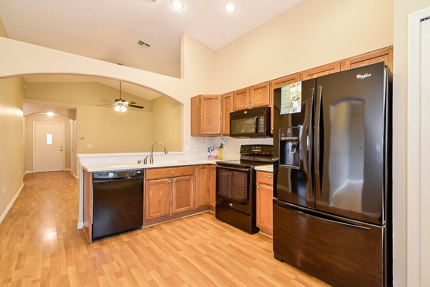 Building Photo - 2914 Summer Winds Cir
