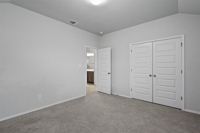 Building Photo - 300 Delta Crst