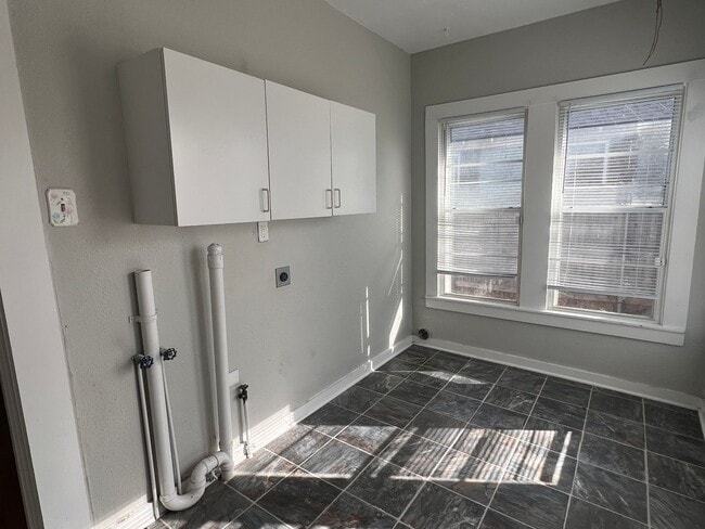 Building Photo - Bungalow Home in Central Waco