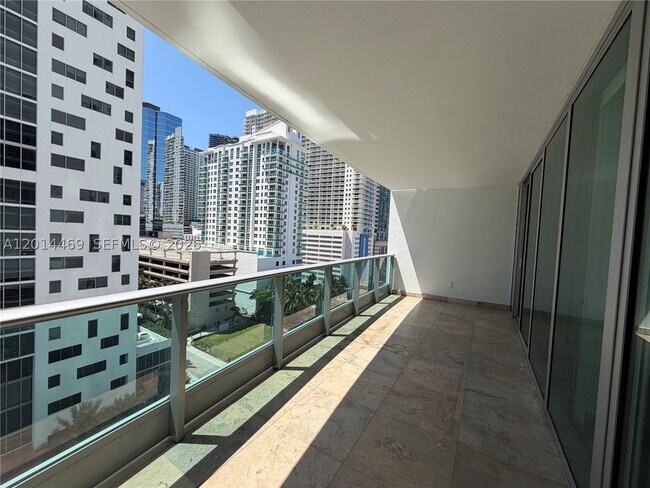 Building Photo - 1331 Brickell Bay Dr