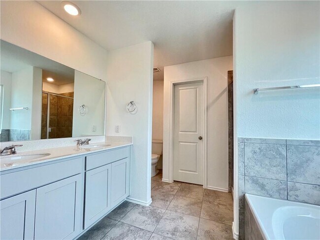 Building Photo - 118 Canley Lp