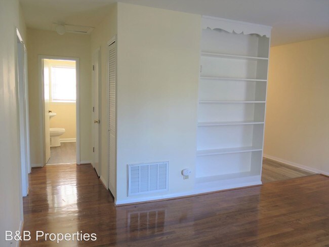 Primary Photo - 2401-1369 Baez St