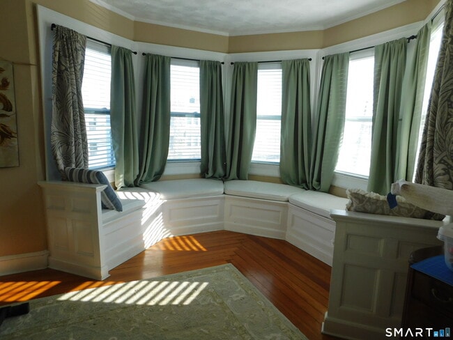 Building Photo - 195 Pequot Ave