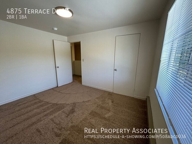 Building Photo - 4875 Terrace Dr NE