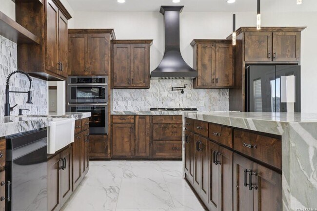 Building Photo - 10014 Ivory Canyon