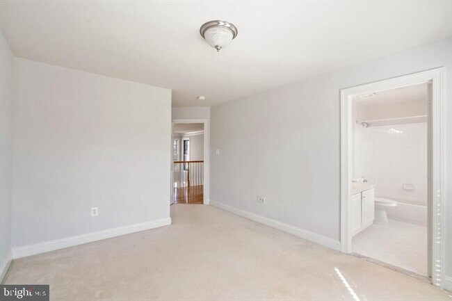 Building Photo - 2038 Madrillon Rd