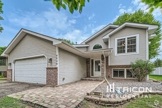 Building Photo - 4840 Evergreen Ln N