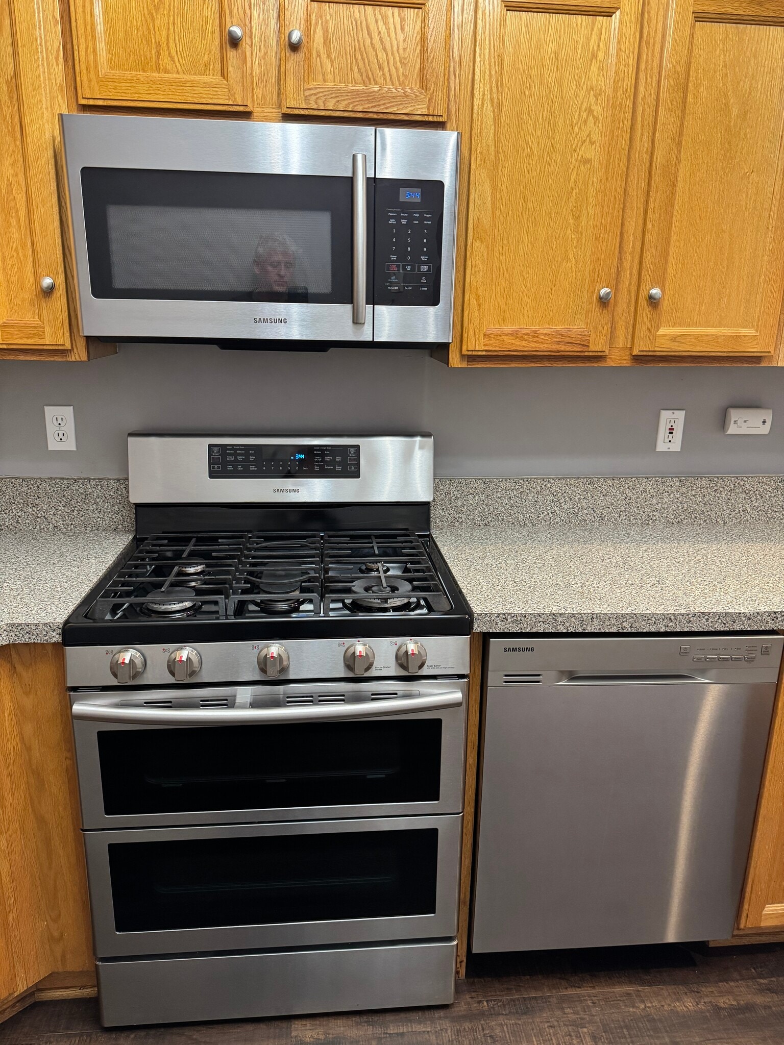 Kitchen - 304 Queen Victoria Way