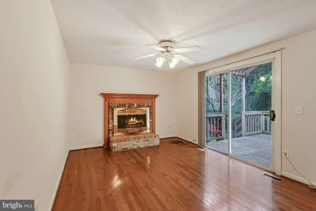 Building Photo - 9404 Mirror Pond Dr