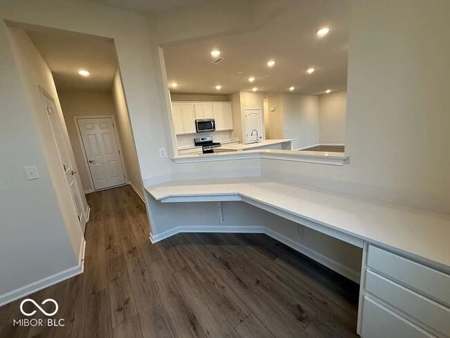 Building Photo - 6871 Seabiscuit Rd