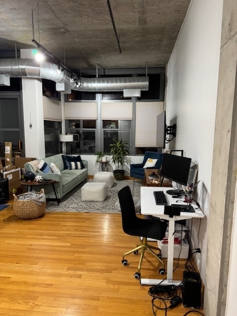 Building Photo - 900 N Kingsbury St