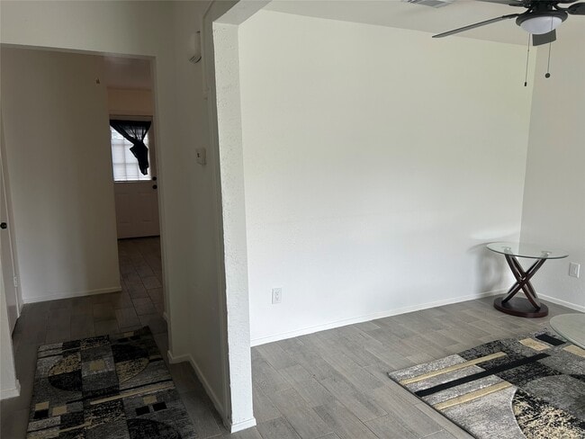 Building Photo - 6851 Chasewood Dr