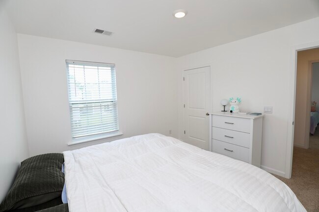 Building Photo - 2037 Elmridge Rd