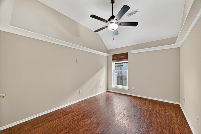 Building Photo - 3619 Parkshire Dr