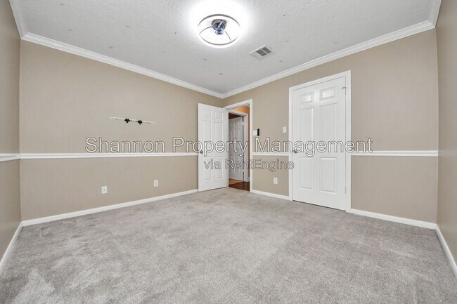 Building Photo - 15818 Sweetwater Creek Dr