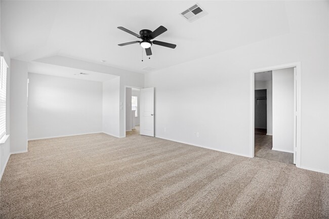 Building Photo - 24059 Kentwood Springs Dr